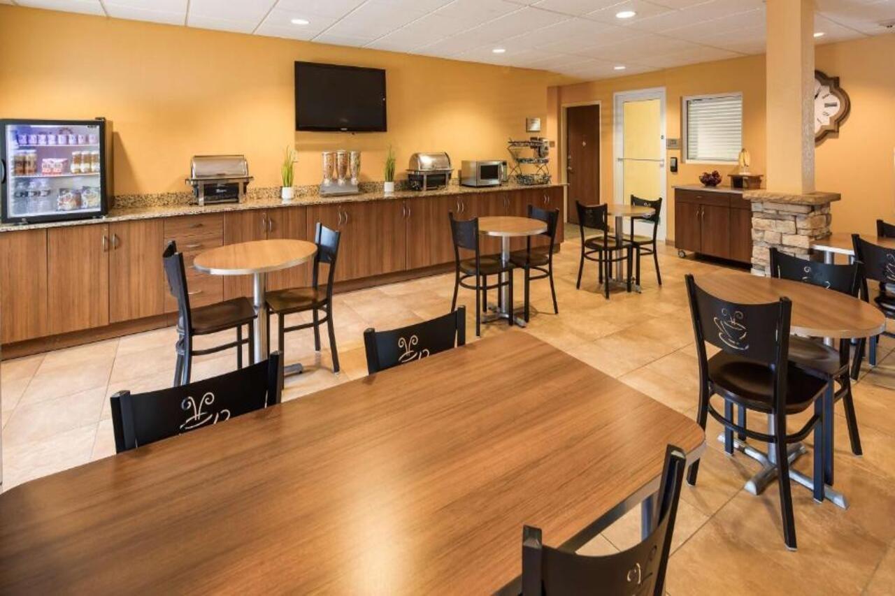 Surestay Plus Hotel By Best Western Keyser Экстерьер фото