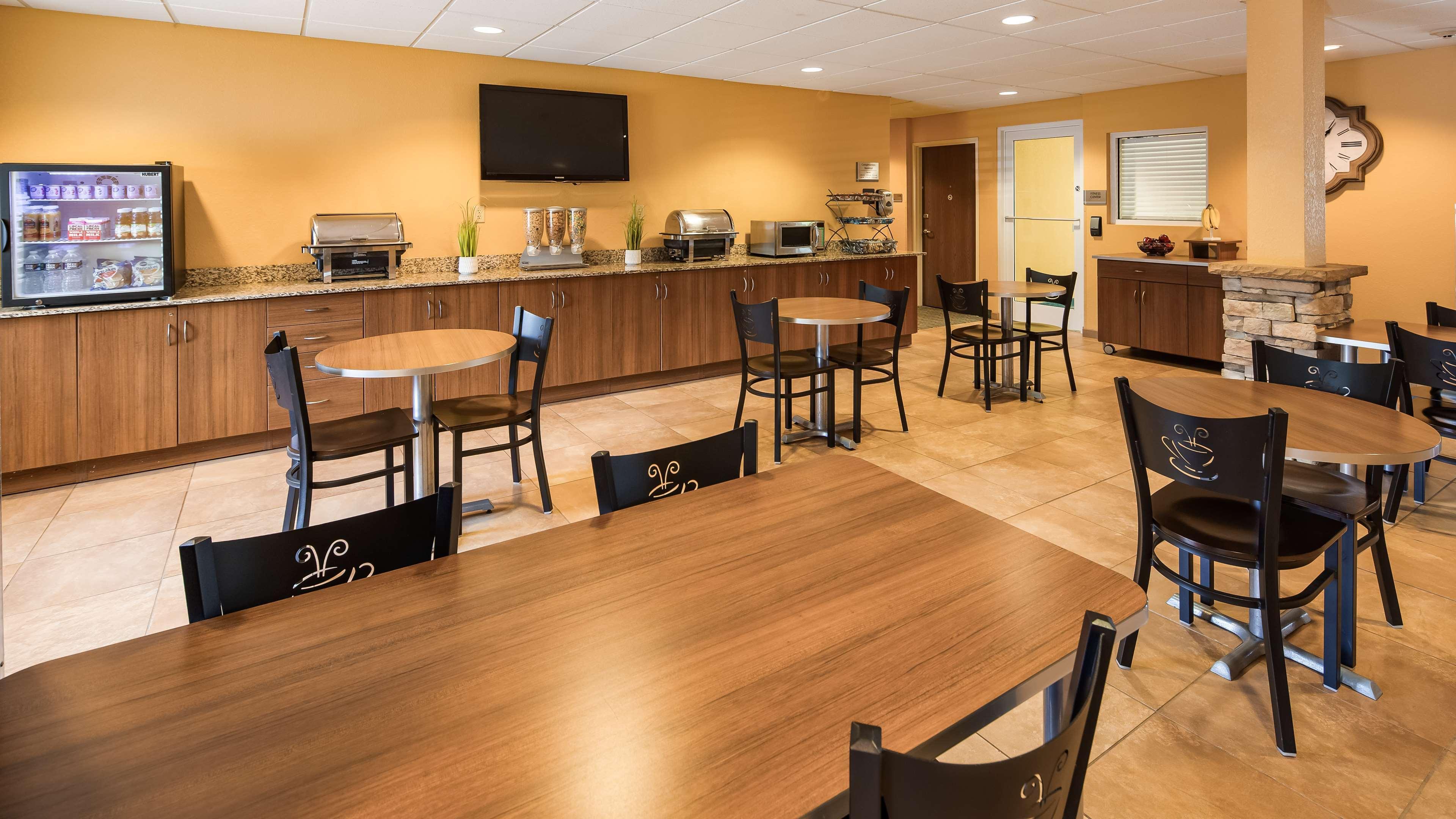 Surestay Plus Hotel By Best Western Keyser Экстерьер фото