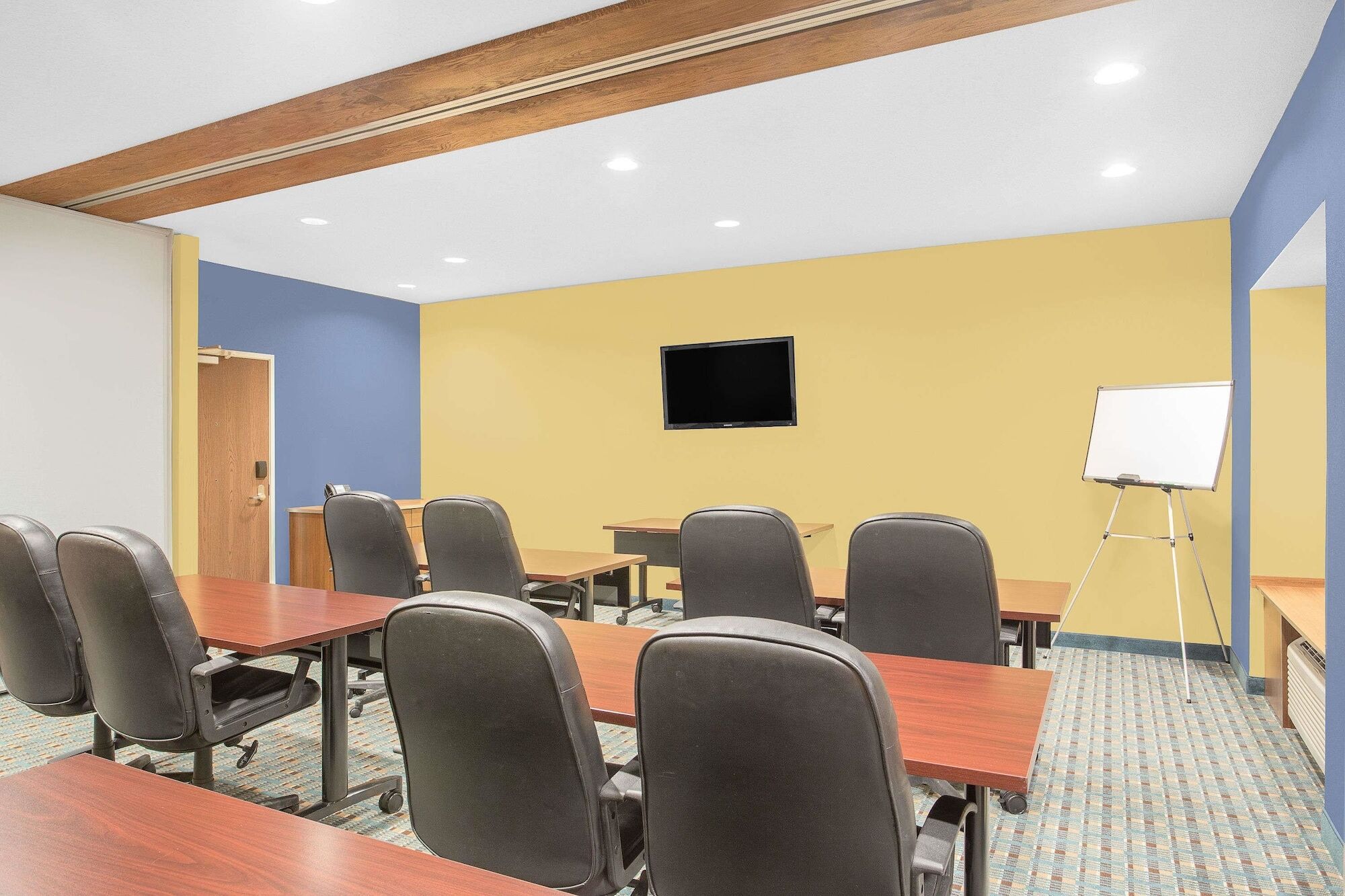 Surestay Plus Hotel By Best Western Keyser Экстерьер фото